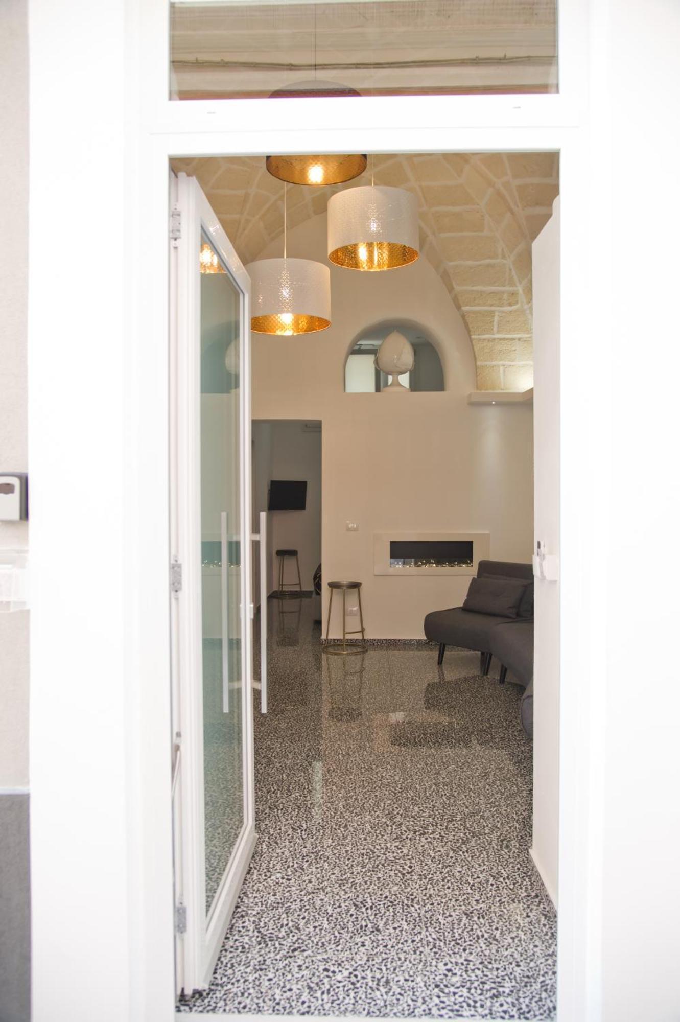 Dimora Kaemca Apartment Brindisi Bagian luar foto
